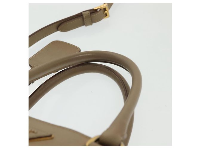 Saffiano Borsa PRADA in pelle Safiano 2 in 1 beige oro Auth BA4750 D'oro - vista 15