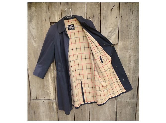 Impermeable Burberry Azul Marino Corte Raglán - vista 5