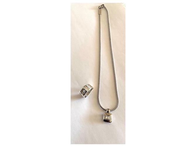 Conjunto de colgante y anillo Yves Saint Laurent plata - vista 3