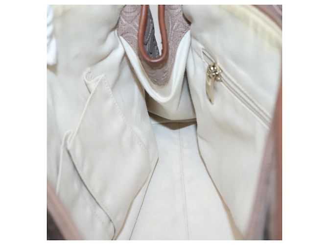 Borsa Tote Gancini in Pelle Marrone e Oro Auth 138354 di Salvatore Ferragamo - vista 18