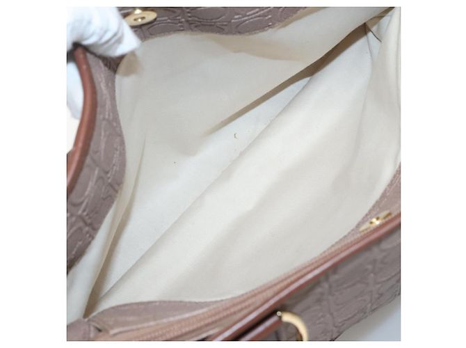 Borsa Tote Gancini in Pelle Marrone e Oro Auth 138354 di Salvatore Ferragamo - vista 22