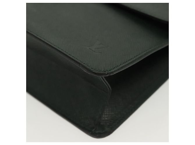 LOUIS VUITTON Pochette Kourad in Taiga Borsa Clutch Épicea M30194 LV Auth th6278 - vista 14