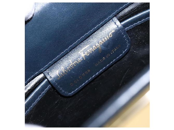 Borsa a Spalla Vala in Pelle Nera e Oro Auth 138416 di Salvatore Ferragamo Nero D'oro - vista 12