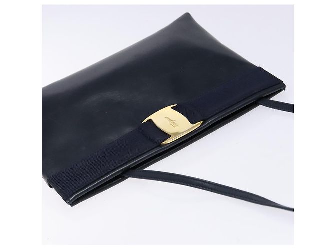 Borsa a Spalla Vala in Pelle Nera e Oro Auth 138416 di Salvatore Ferragamo Nero D'oro - vista 6