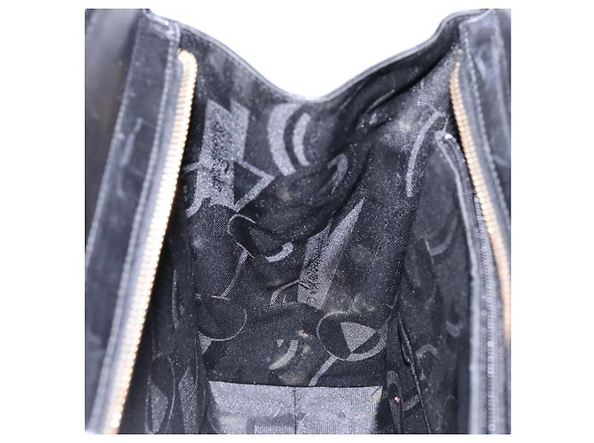 Borsa a Spalla Vala in Pelle Nera e Oro Salvatore Ferragamo Auth bs28484 Nero D'oro - vista 19