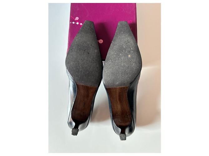 Scarpins Stuart Weitzman em couro azul marinho - vista 10