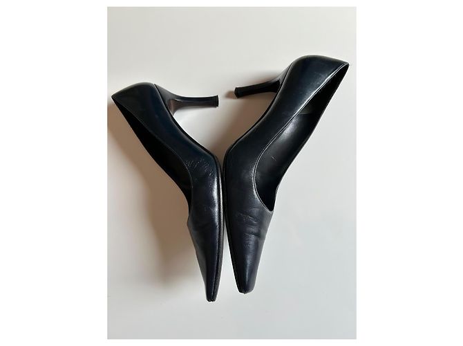 Scarpins Stuart Weitzman em couro azul marinho - vista 7