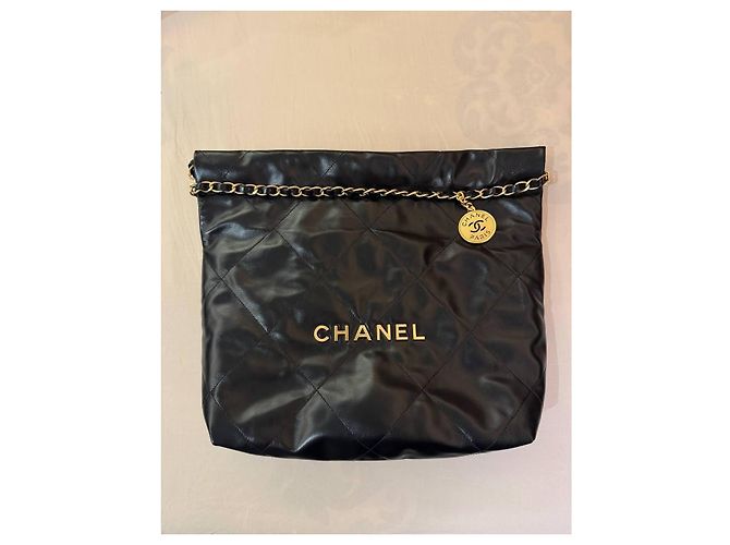Borsa a mano Chanel 22 piccola in pelle nera Nero - vista 2