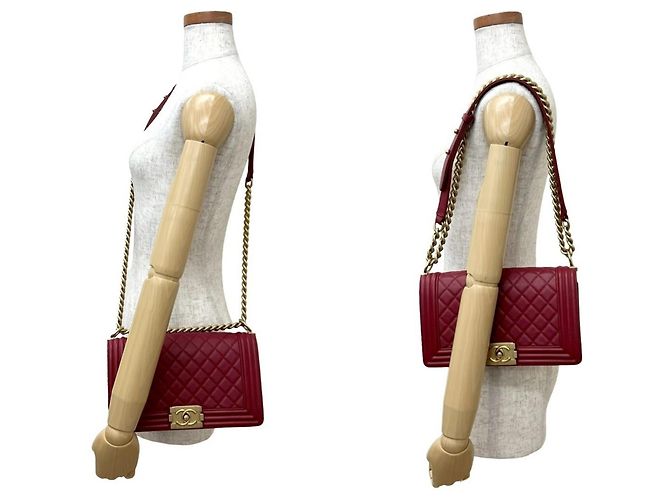 Borsa a Spalla Chanel Boy in Pelle di Agnello Rosso - vista 2
