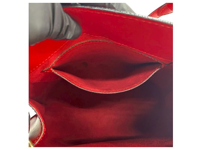 Borsa a spalla Cluny in pelle Epi Louis Vuitton Rosso - vista 9