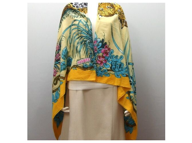 Chal grande de algodón Hermès con estampado Jungle Love Multicolor Verde Amarillo - vista 3