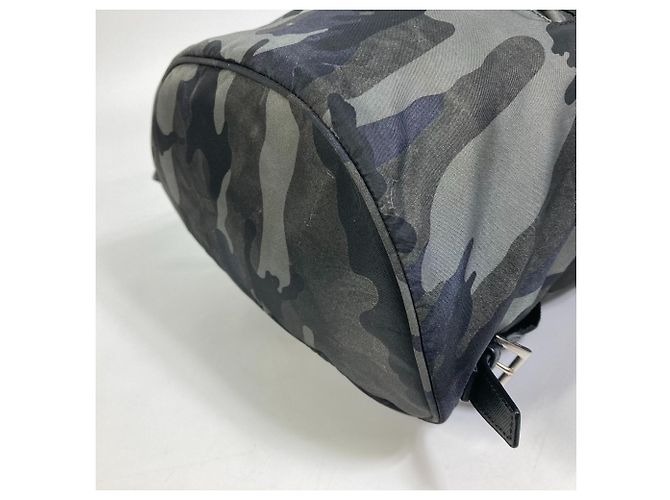 Mochila Saffiano camuflada con logo triangular de Prada - vista 10