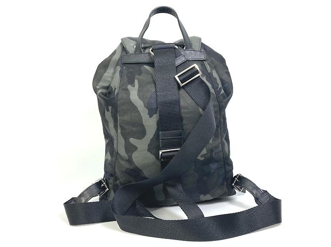 Mochila Saffiano camuflada con logo triangular de Prada - vista 2