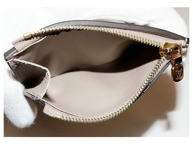 Cartera Compacta Zoe Monograma Empreinte Louis Vuitton M69800 Beige - vista 4