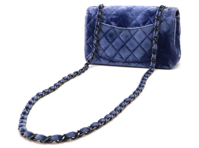 Bolso de hombro mini matelassé de terciopelo de Chanel Azul - vista 2