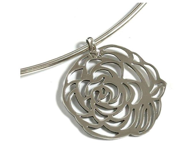 Collana choker con pendente Camelia di Chanel Argento - vista 3
