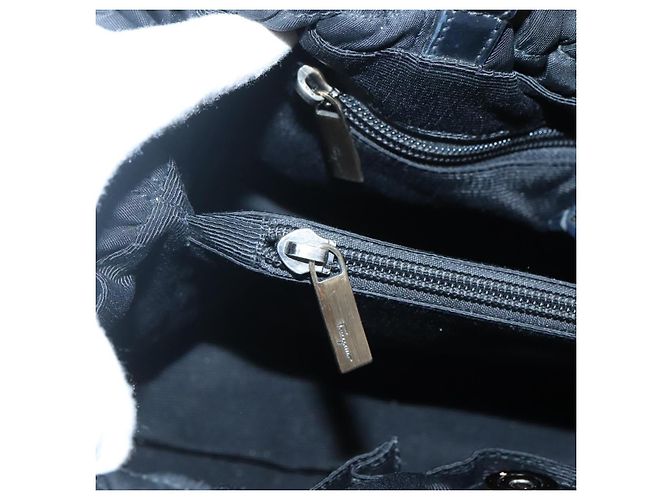 Borsa a mano Vala in nylon nero e argento di Salvatore Ferragamo Auth 139278 - vista 17