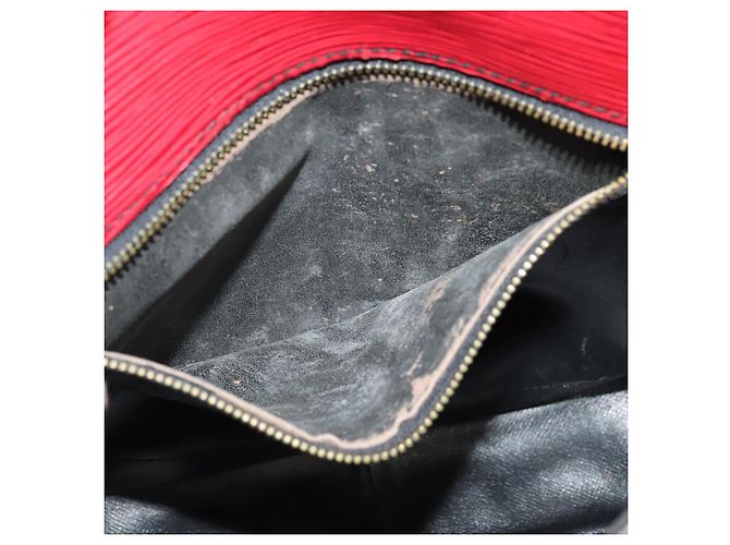 LOUIS VUITTON Borsa a Spalla Epi Saint Cloud GM Rossa M52197 LV Auth 137330 Rosso - vista 11