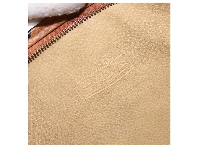 Borsa Clutch MCM Logogram Vicetos in Pelle PVC Marrone Oro Auth bs28761 D'oro - vista 10