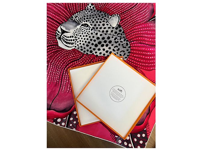 Hermès Carré 90 in seta “Baobab Cat” di Ardmore Artists Rosa Fuschia - vista 9