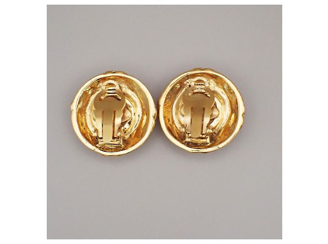Chanel Vintage Round Clip-On Metal with Faux Pearl D'oro - vista 2