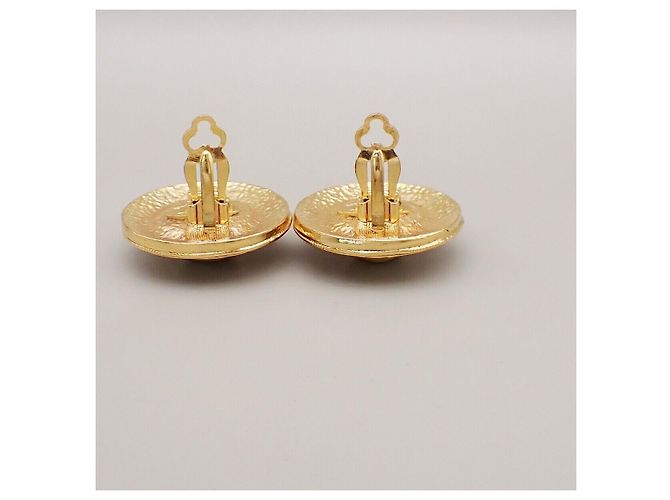 Chanel Vintage Round Clip-On Metal with Faux Pearl D'oro - vista 3