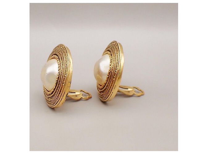 Chanel Vintage Round Clip-On Metal with Faux Pearl D'oro - vista 6