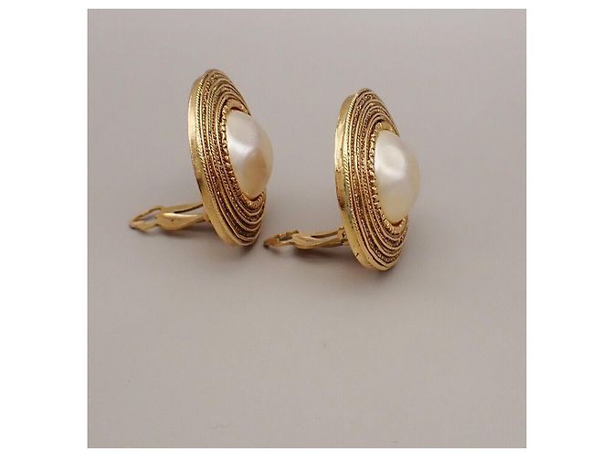 Chanel Vintage Round Clip-On Metal with Faux Pearl D'oro - vista 7