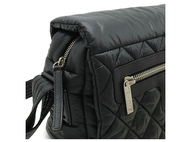 Bolsa de Ombro em Nylon Matelassé Coco Cocoon da Chanel Preto - vista 6