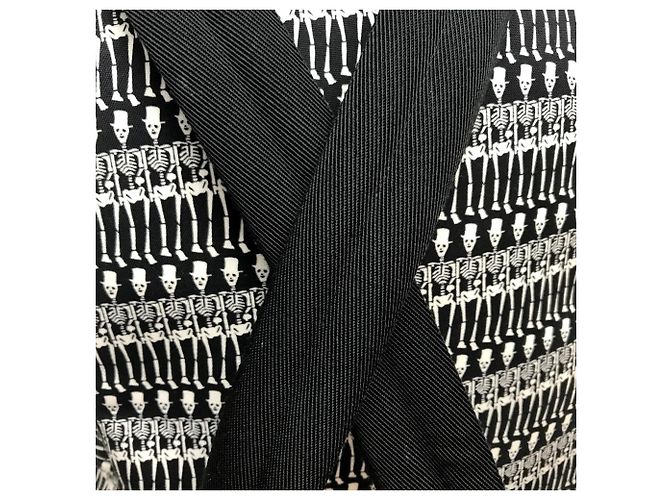 Yves Saint Laurent Skull Print Canvas Backpack - view 5