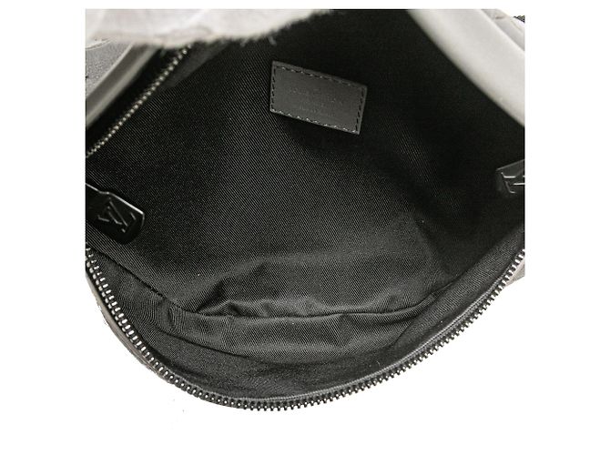 Bumbag Discovery Monogram Shadow grigio Louis Vuitton Marrone - vista 4