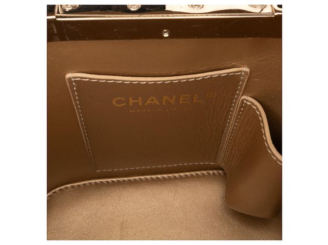 Vanity Estuche de tocador de cuero negro acolchado con logo de Chanel y cadena - vista 5