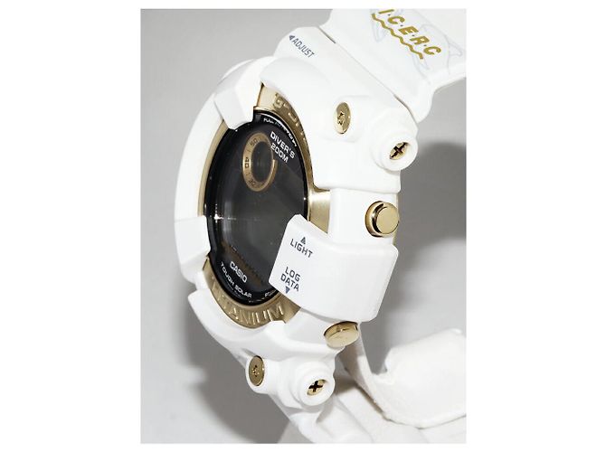 Autre Marque Casio G-SHOCK FROGMAN GW-8201K-7JR Harz Uhr Weiß - Ansicht 4
