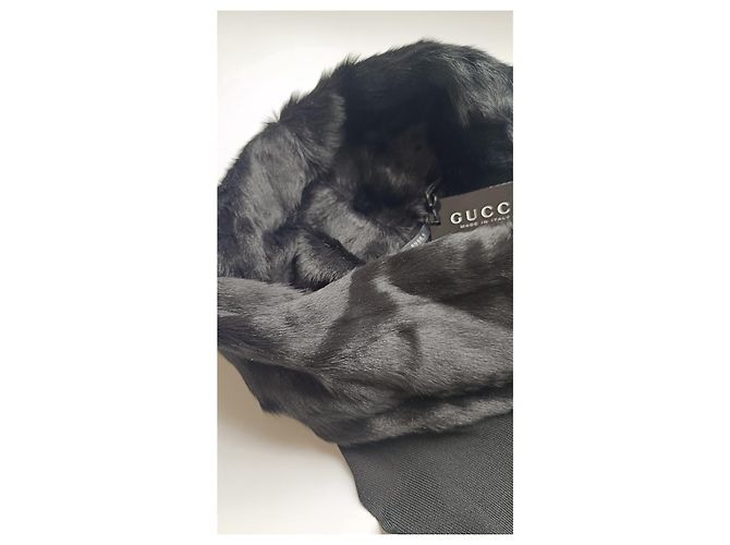 2003 / 2004 Gucci schwarzer Pelzpullover/Oberteil neu mit Etikett - Ansicht 16