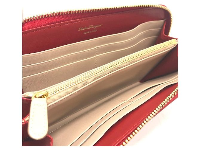Cartera larga de cuero rojo Gancini de Salvatore Ferragamo Roja - vista 10