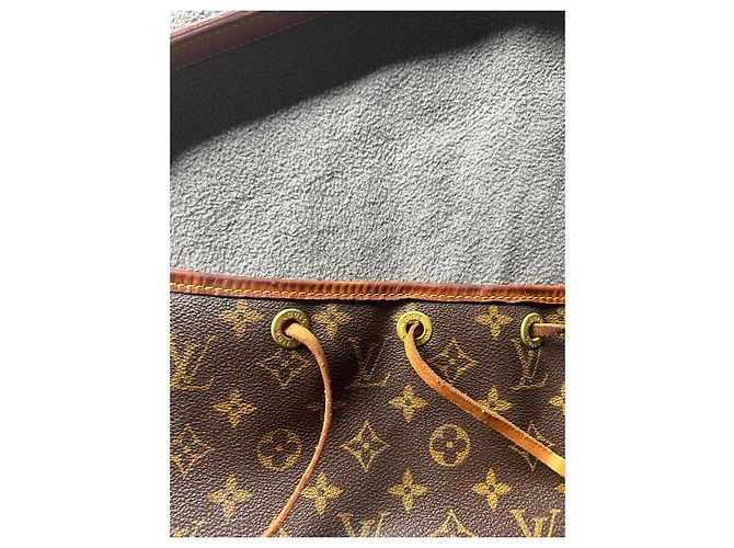 Borsa a mano Louis Vuitton Noe Monogram in pelle marrone scuro - vista 6