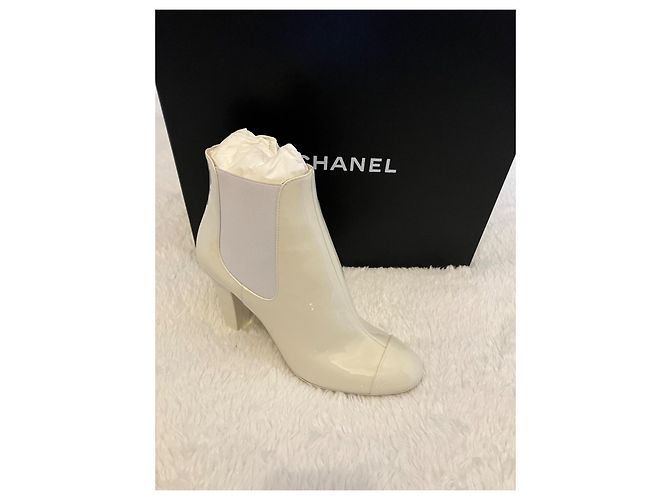 Botines Chanel de cuero de ternera brillante crema Crudo - vista 10