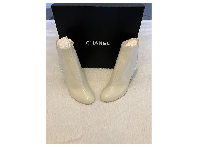 Botines Chanel de cuero de ternera brillante crema Crudo - vista 2