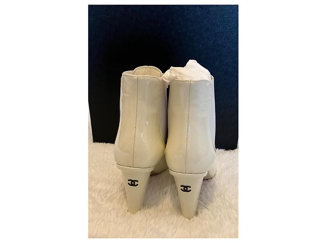 Botines Chanel de cuero de ternera brillante crema Crudo - vista 3