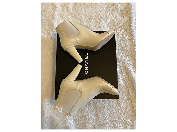 Botines Chanel de cuero de ternera brillante crema Crudo - vista 4