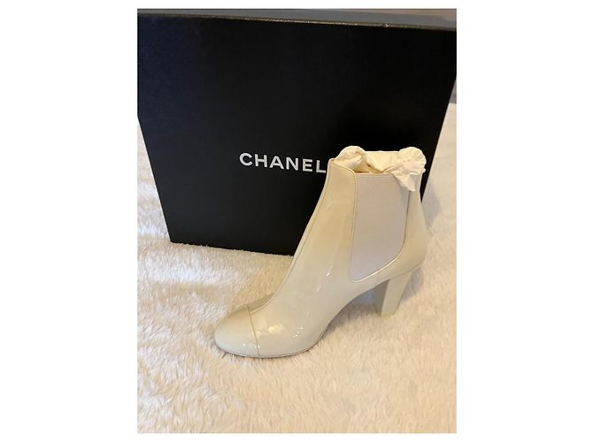 Botines Chanel de cuero de ternera brillante crema Crudo - vista 7