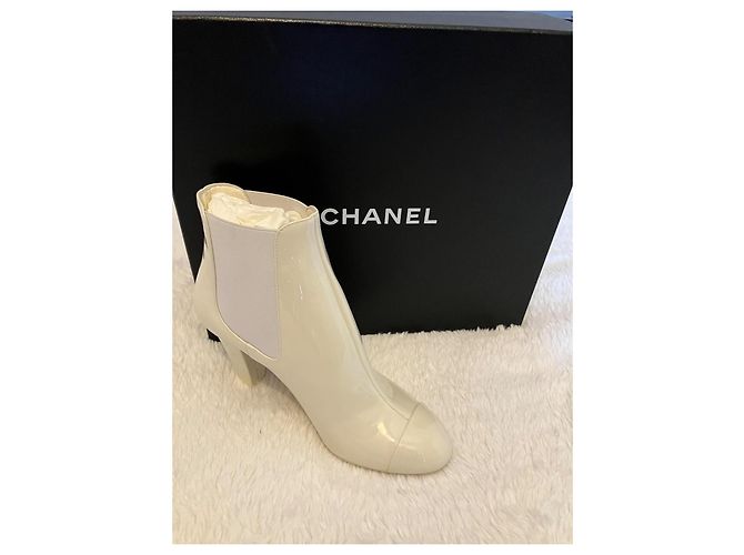 Botines Chanel de cuero de ternera brillante crema Crudo - vista 8