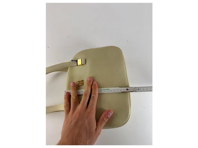 Sac en cuir beige embossé serpent Vintage Givenchy Blanc - vue 11