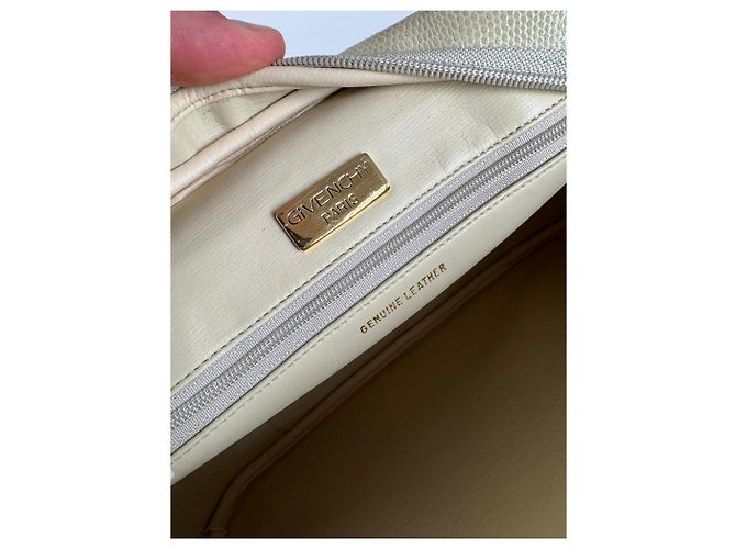 Sac en cuir beige embossé serpent Vintage Givenchy Blanc - vue 4