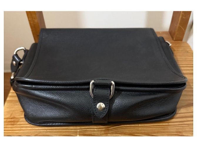 Louis Vuitton Messaggero Taiga Andre Nero - vista 4