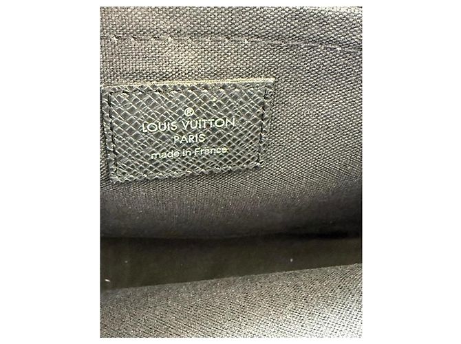 Louis Vuitton Messaggero Taiga Andre Nero - vista 8