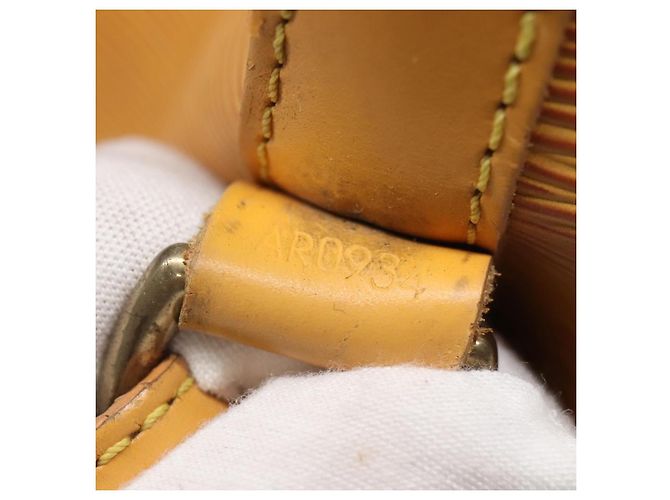 Noe LOUIS VUITTON Bolso de Hombro Petit Noé Epi Amarillo M44109 LV Auth 140076 - vista 12