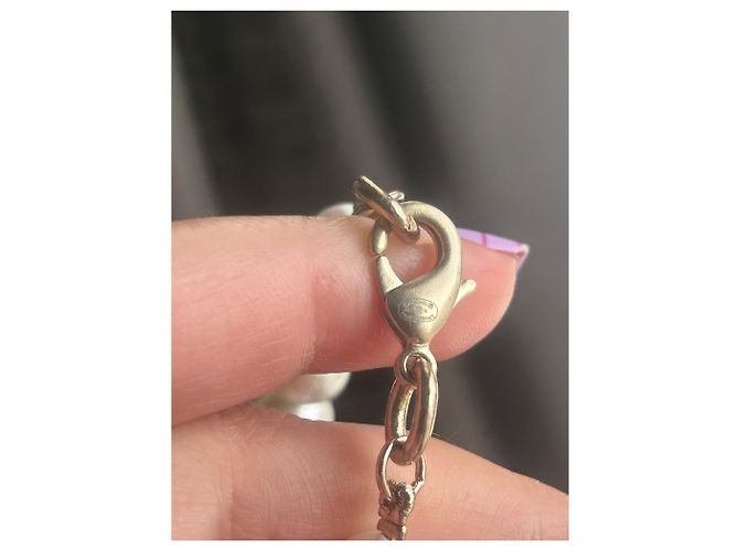 Sautoir Chanel en perles blanches et vertes avec pendentif CC Doré - vue 10