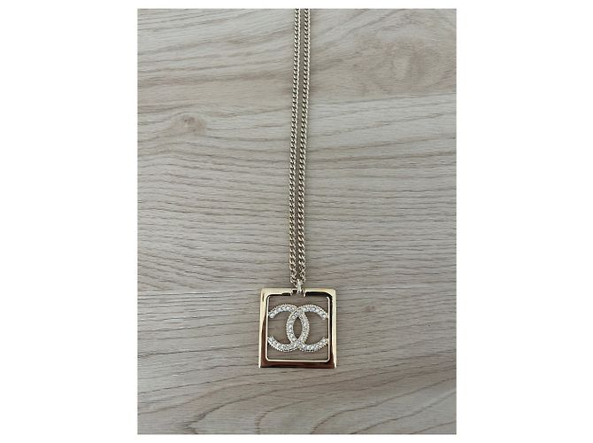 Collana lunga Chanel metallo oro champagne pendente quadrato D'oro - vista 3