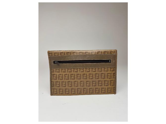 Clutch in pelle vintage Fendi FF monogramma marrone D'oro - vista 2